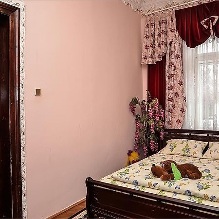 Vip-Apartments Angel Palas Černivci Esterno foto