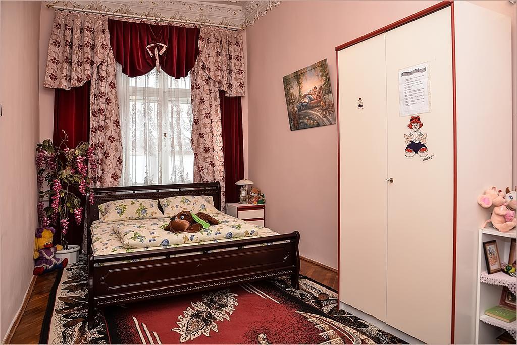 Vip-Apartments Angel Palas Černivci Esterno foto