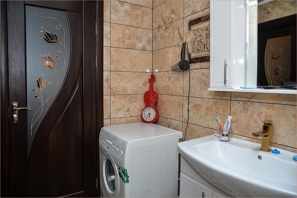 Vip-Apartments Angel Palas Černivci Esterno foto