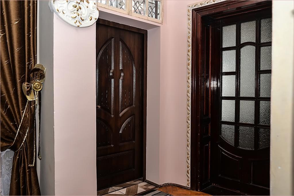 Vip-Apartments Angel Palas Černivci Esterno foto